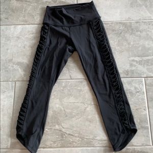 Lululemon sunshine salutation mesh 7/8 crop. Size2